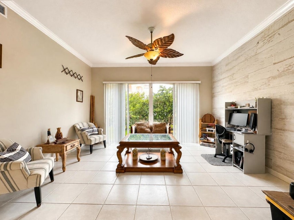 37.101 Living Room (Medium)