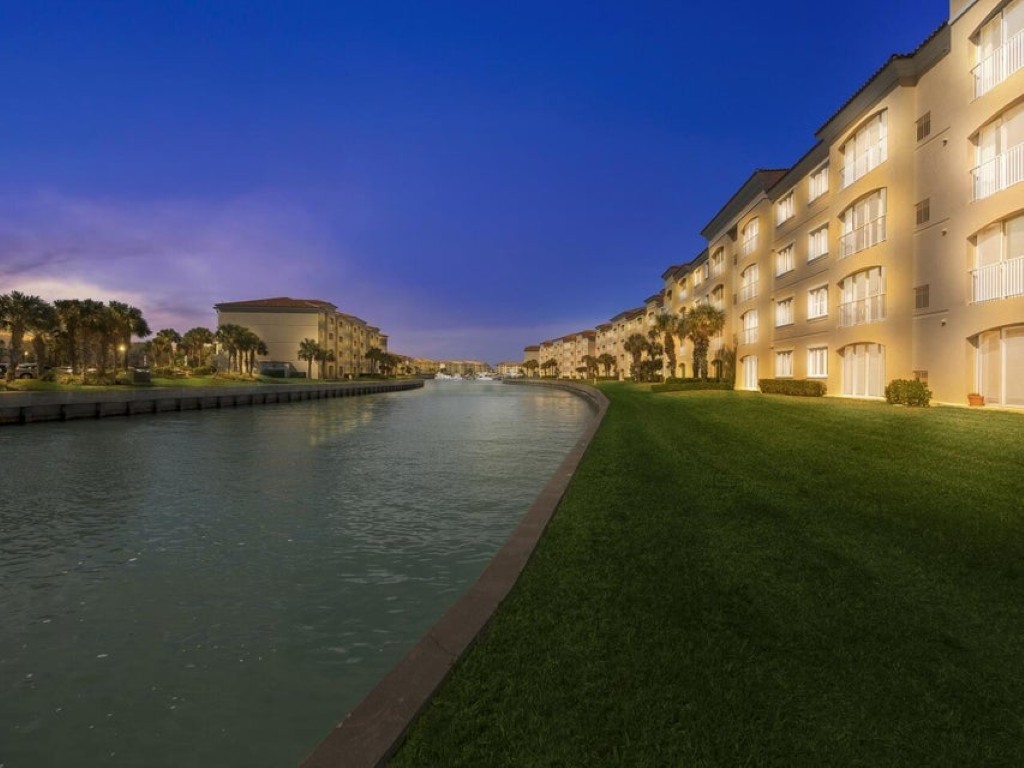 marina canal view (Medium)